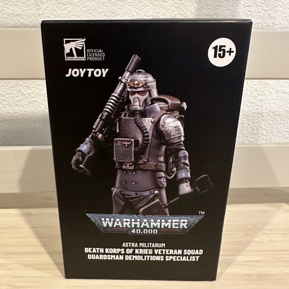 JOYTOY WARHAMMER 40K DEATH KORPS OF KRIEG DEMOLITIONS SPECIALIST 1/18 NEW